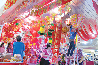 CNY shoppers being cautious